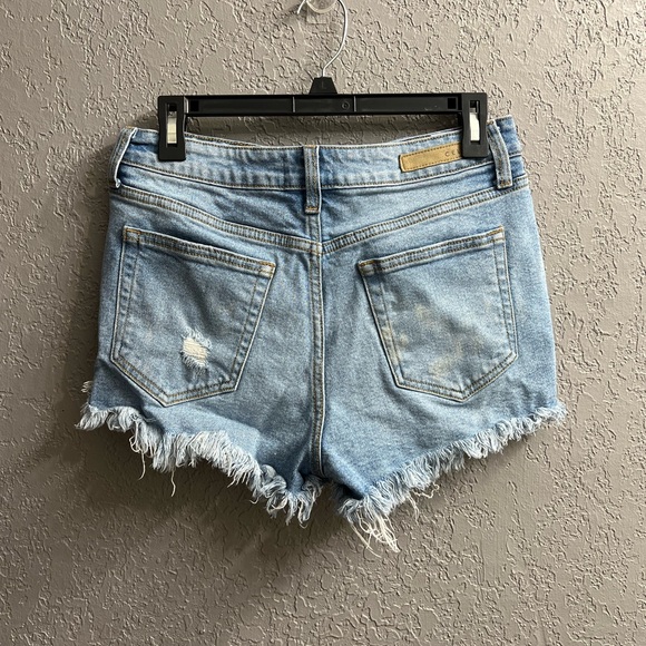 Ripped shorts - Picture 2 of 4